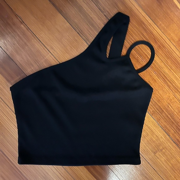 Tops - Black one-sleeved top